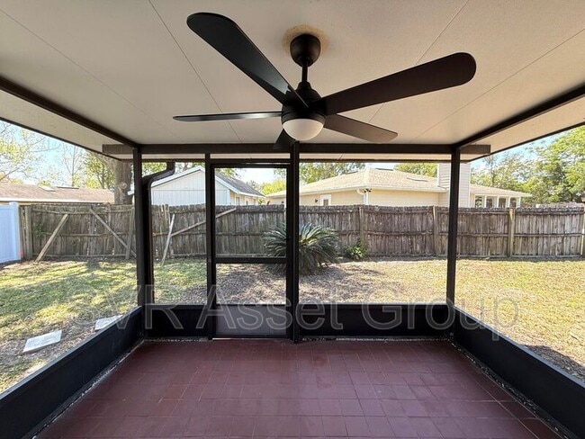 Photo - 432 Helmsman Ln