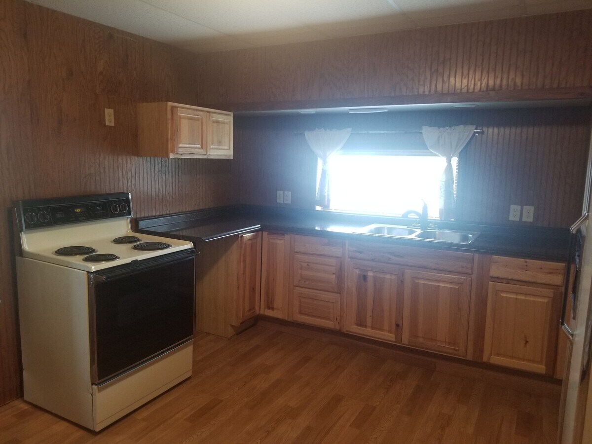 Photo - 304 S Beck St Apartments Unit #2