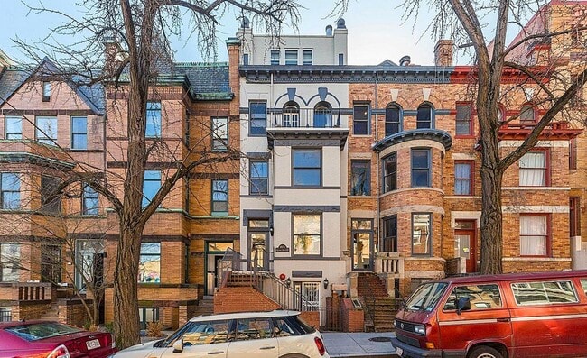 Building Photo - Charming 1BD/1BA Adam's Morgan Delight with Balcony, W/D Unit 4