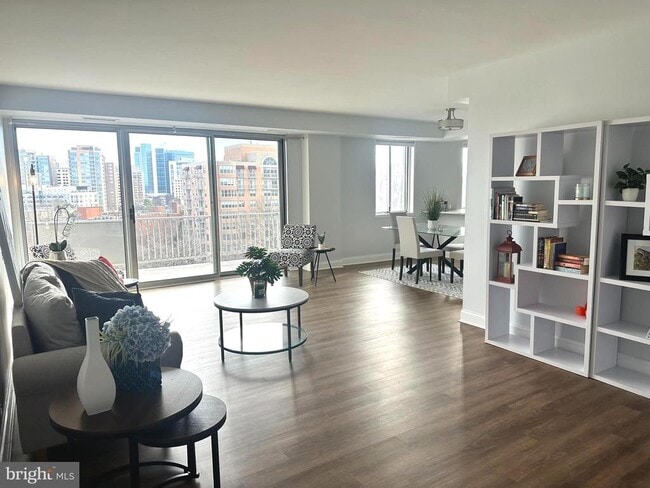 Photo - 8315 N Brook Ln Unit 2-902