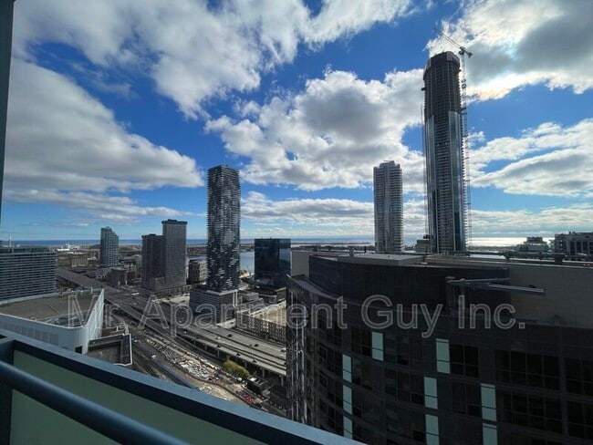 Building Photo - 8 The Esplanade Unit Suite 3901