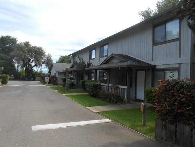 Photo - 2601 Oxford Rd Unit 1