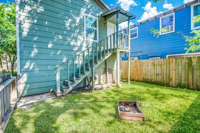 Photo - 206 Frawley St Unit B