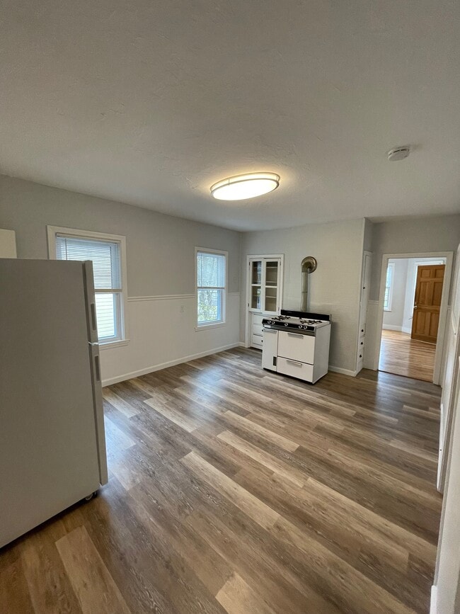 Photo - 64 Whipple St Unidad 2