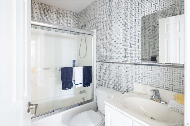 Photo - 7 Washington Ave