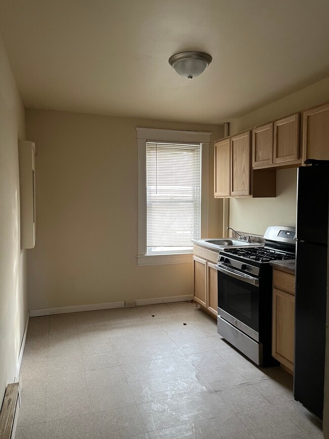 Building Photo - 1815 E 29th St Unit 1 Rental