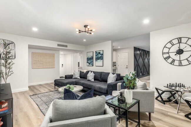 6940 E Palm Ln Unit SI ID1558614P