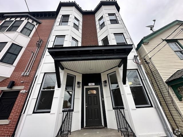 Building Photo - 76 Manhattan Ave Unit 1 Rental