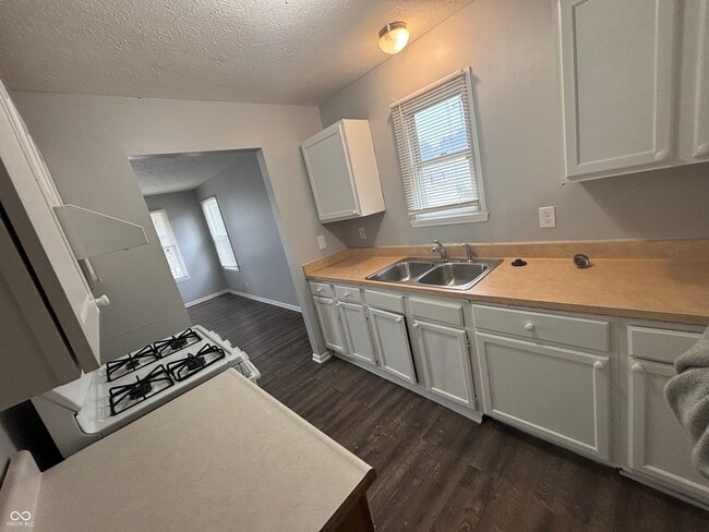 Photo - 525 N Belmont Ave