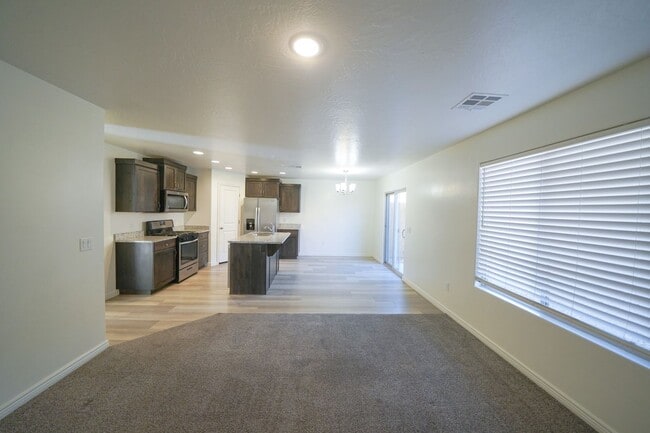 Photo - Spacious Townhome for Rent – Prime Location!