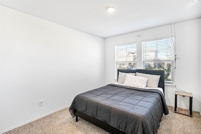 Photo - 21611 Flowering Gdn Ln