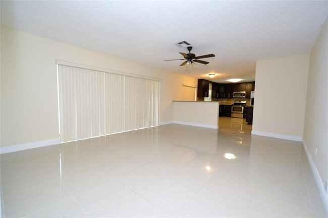 Photo - 8592 NW 7th St