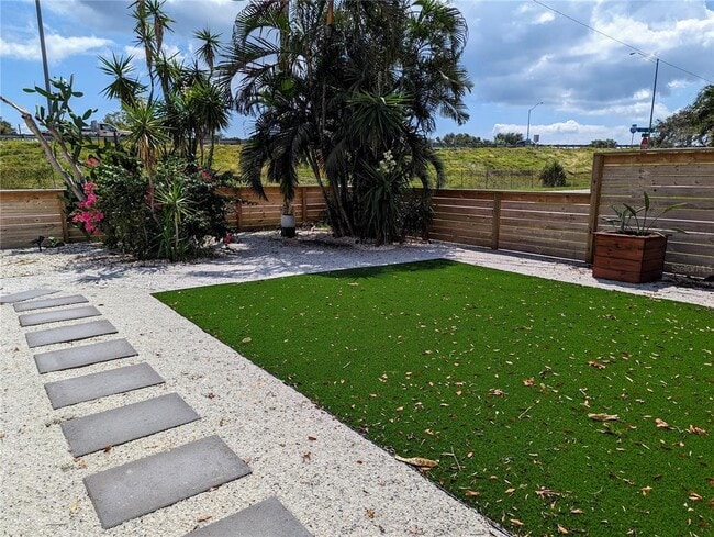 Photo - 3200 22nd St N