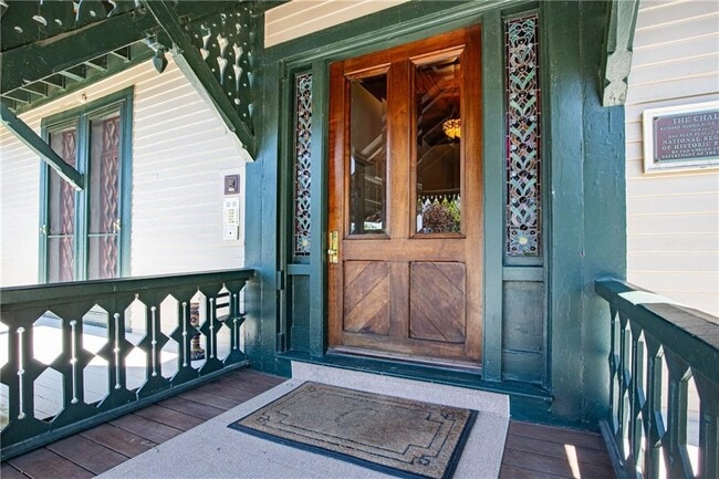 Photo - 35 Chastellux Ave