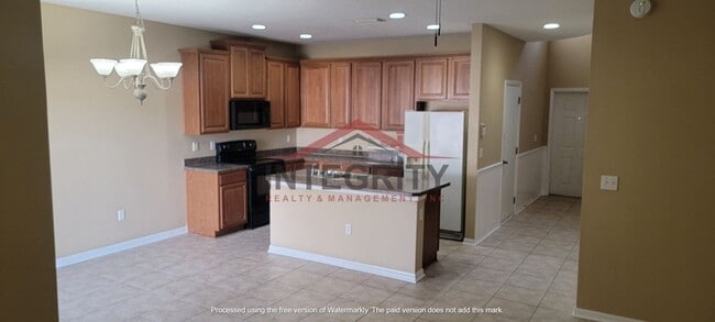 Photo - 3 bed/2.5 bath in Brighton Park