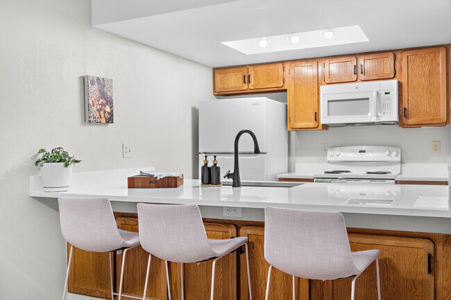 New Quartz countertops! - 540 S Forest St Unit 7-102