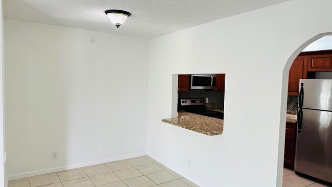 Photo - 1006 Green Pine Blvd Unidad H2