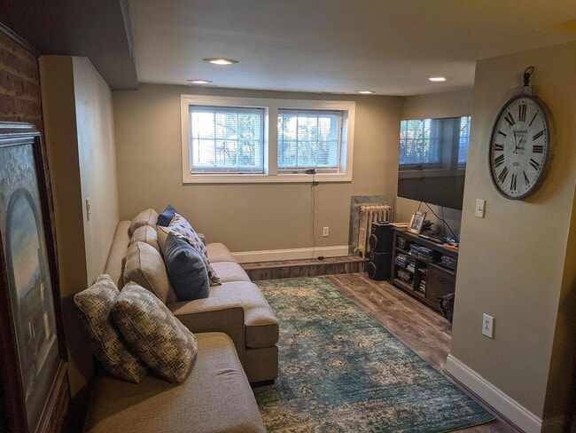 Photo - 1235 Simms Pl NE