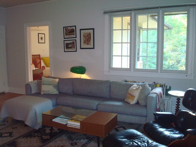 Living Room - 457 Paris Ave SE Unit Apt. B