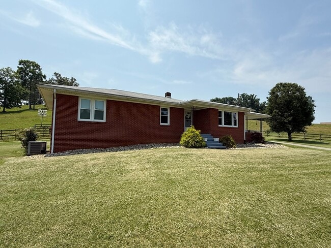 Photo - 2459 Middlesettlements Rd House