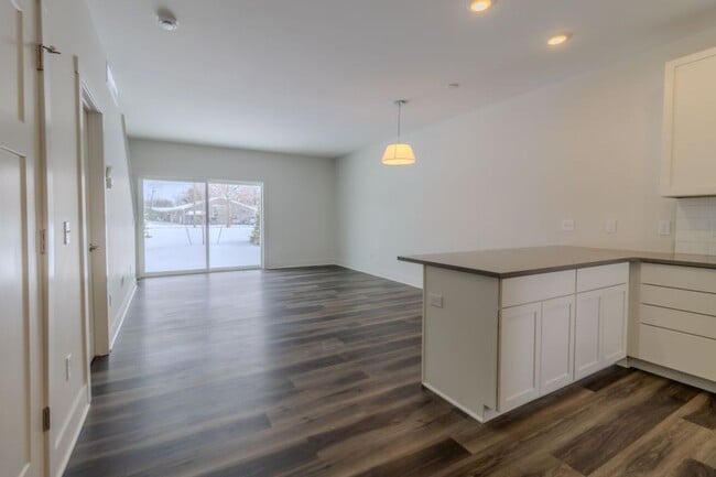 Photo - 1502 Simsbury St Unit 1502 Simsbury #3