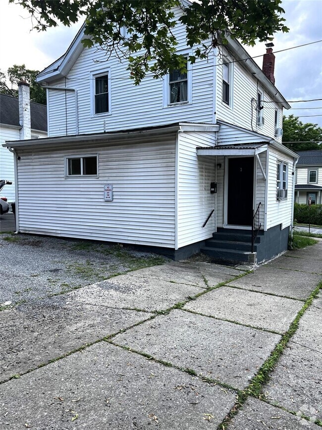 Building Photo - 95 Albany St Unit 3 Rental