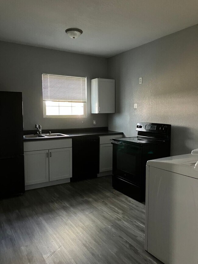 1121 N 6th St Unit 1121 N 6th