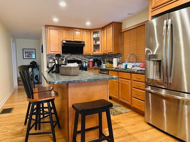 Photo - 209 Adams St