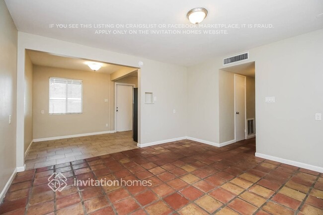 Photo - 4402 S Park Dr