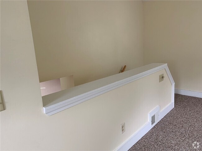 Building Photo - 1704 Monroe Ave Rental