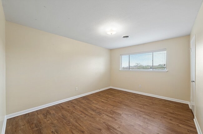 Photo - 2414 Bayou Dr