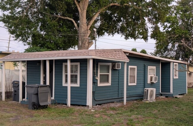 Building Photo - 2919 Winter Lake Rd