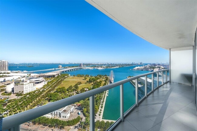 Building Photo - 888 Biscayne Blvd Unit 2712 Rental