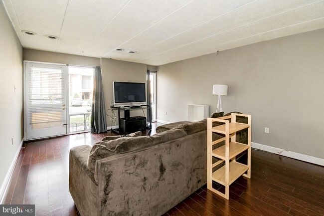 2627 Redcoat Dr Unit 213