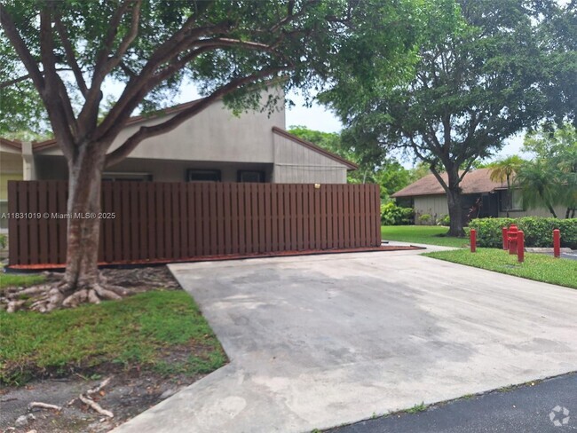 Building Photo - 22280 Timberly Dr Unit 22280 Rental