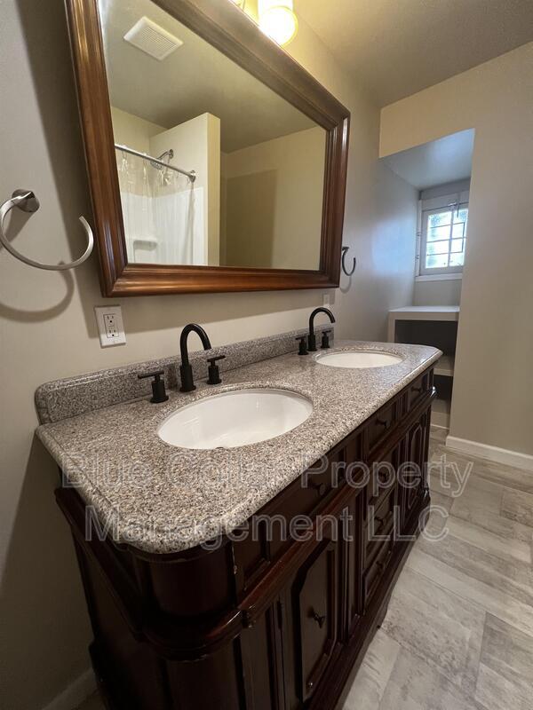 Photo - 213 Locust St
