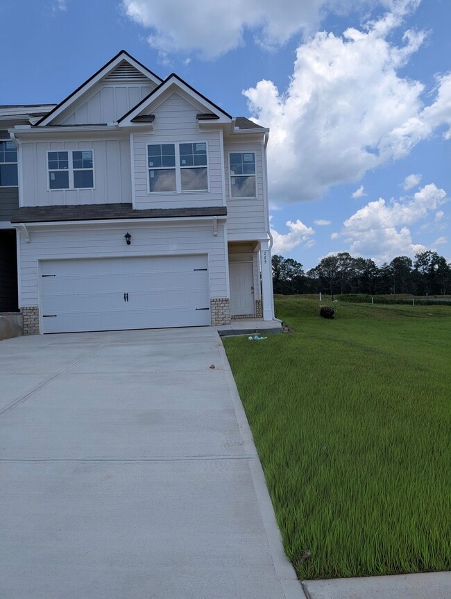End unit Townhouse - 265 Deerberry Dr Rental