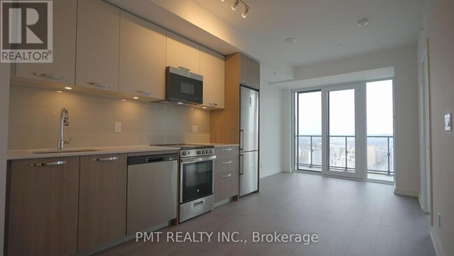 Photo - 75 James St S Unit 3101