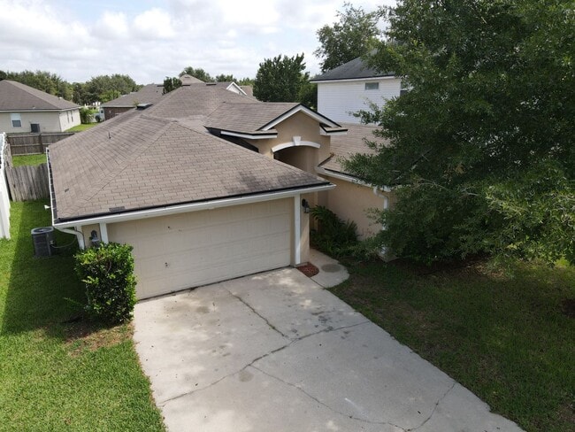 Photo - Fenced four bedroom in Lake Asbury