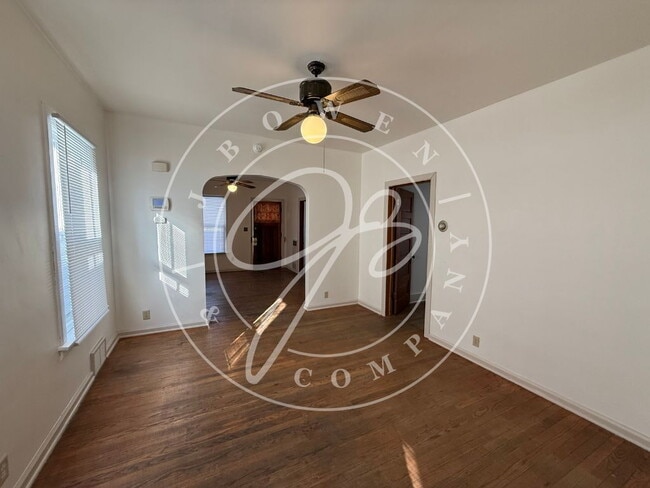Photo - Cozy 2-Bed Home with Gleaming Hardwood Floors in Toledo!