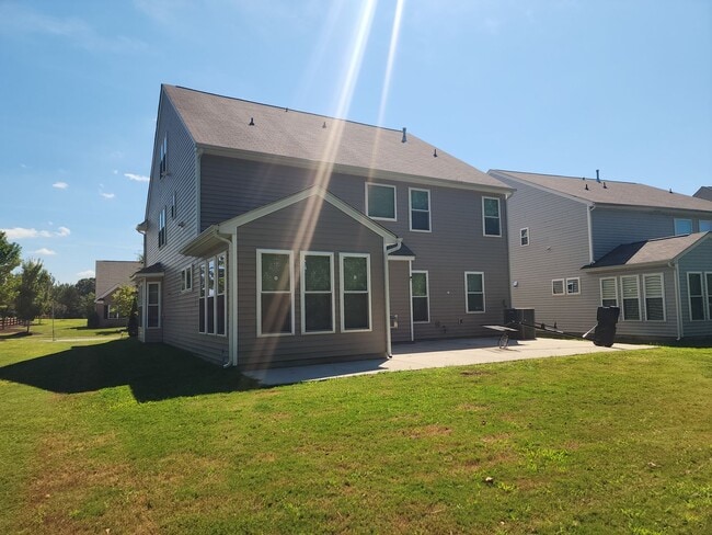 104 Buxton St