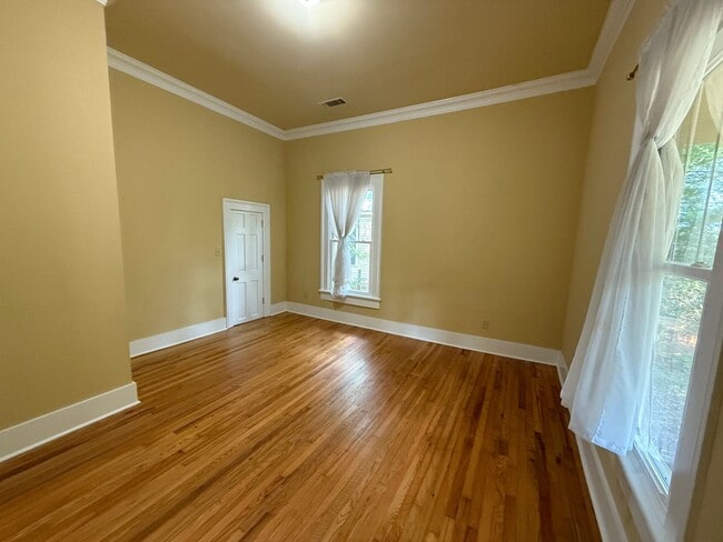 Photo - Beautiful Remodeled Home in Normaltown Athens!!