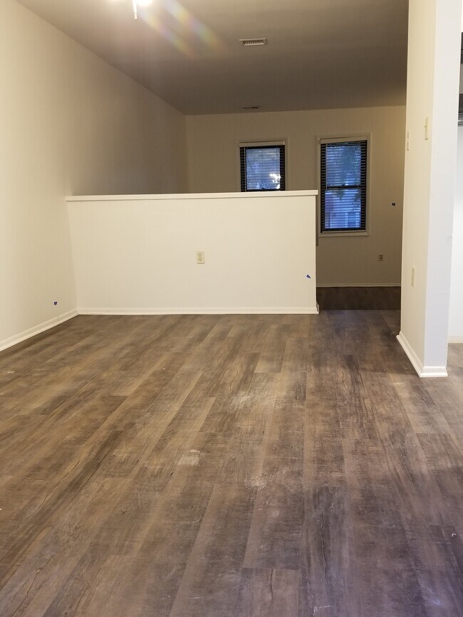 Dining room area - 5405 Crossrail Dr