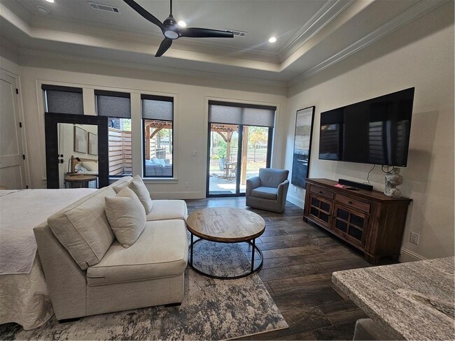 Photo - 97 Perth Dr Unidad A