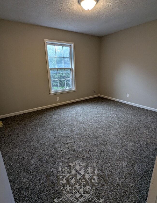 Photo - 813 Holder Ct