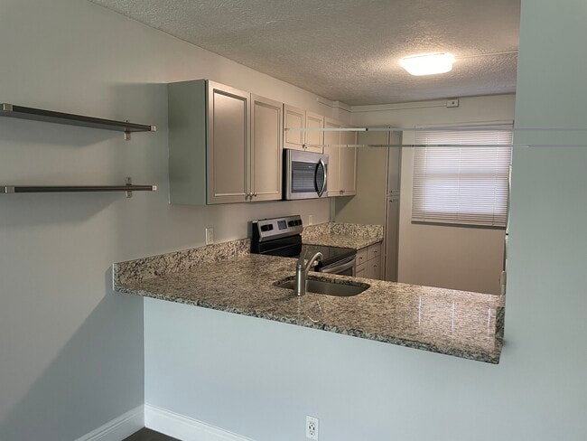 Photo - 114 Royal Pk Dr Unit 2A