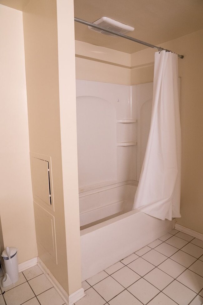 Photo - 1669-1675 Summit Street