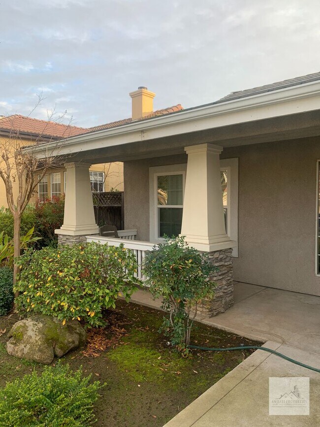 Photo - 1679 E La Quinta Dr