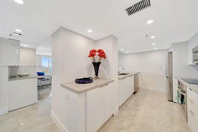 Photo - 1717 N Bayshore Dr Unit 1717 N Bayshore Dr  A-3533