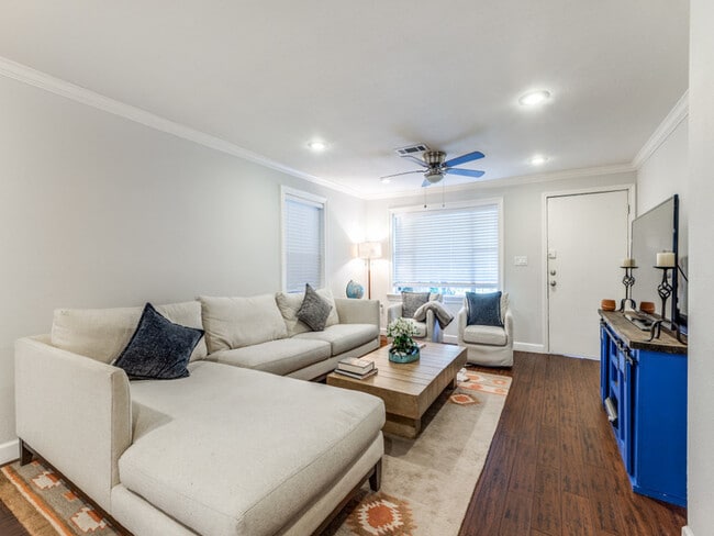 Photo - 5110 Cochran St